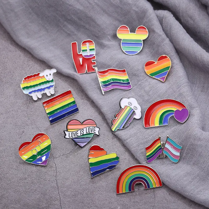 Ingrosso creativo arcobaleno cuore etichetta spille Gay Pride bandiera Lgbt perni di metallo