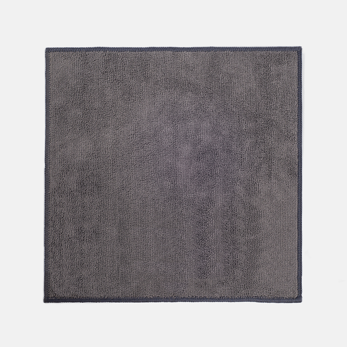 Gris oscuro