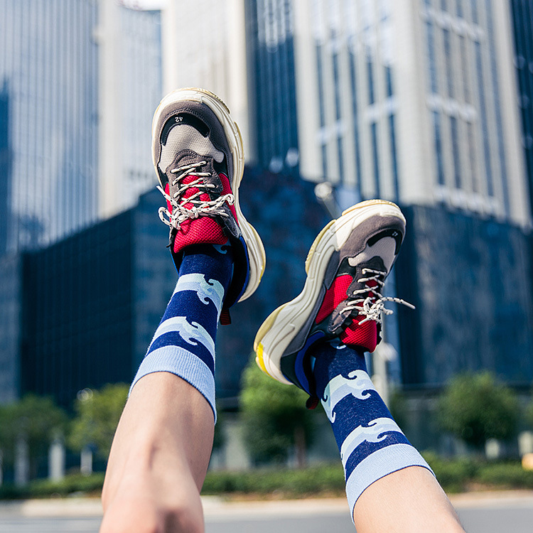 Fashion Trend Non Slip Calf Socks Street Hip Hop Skateboard Cartoon Casual Mid Calf Socks Men Crew Sports Socks