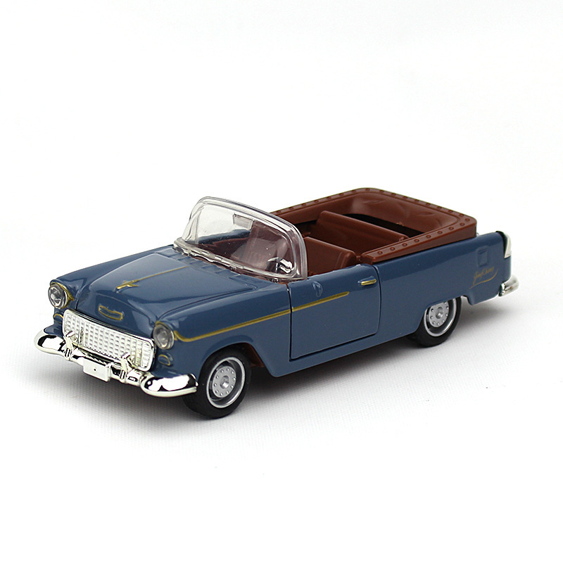 Auto d'epoca cabriolet blu