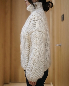 Oem/odm超大款手工针织毛衣女式开衫粗壮女式毛衣 - Product Image 3