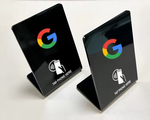 Kundenspezifischer QR-Code NFC-Ständer für Google Überprüfung berührungsloser UV-13,56 MHz Menüständer mit Acryl-RFID-Kommunikationsschnittstelle