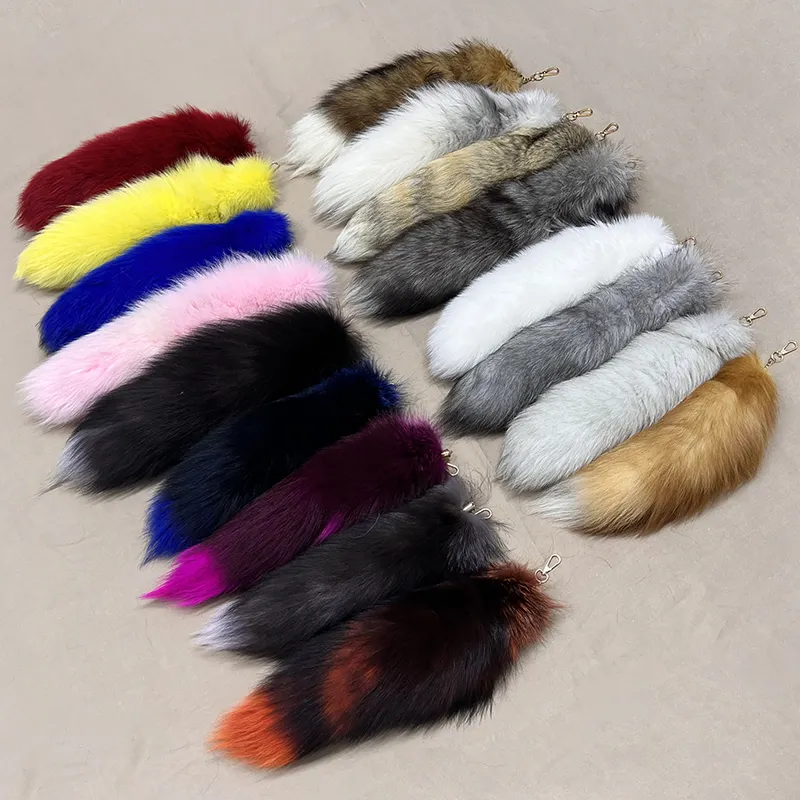 Chinesische Fabrik liefern flauschig gefärbte Fox Fur Tail für benutzer definierte Schlüssel bund Dekoration Silver Fox Tail