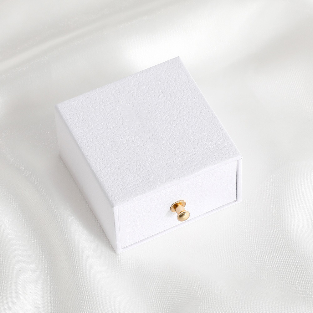 สีขาว 6*6*3.5ซม