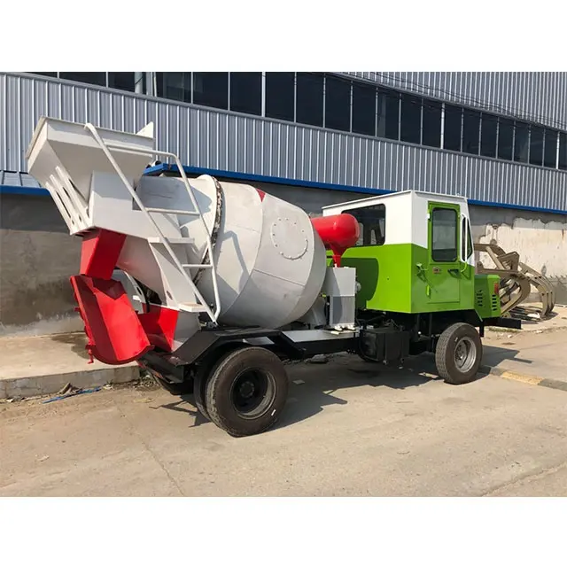 Pequenos locais de construção carregamento automático, caminhão concreto, misturador de concreto, pequeno site de construção