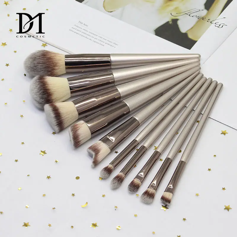 Luxus Soft Dense Fiber Fashion Beauty Kosmetik Set 10 Stück Kabuki Champagner Gold Make-up Pinsel Gesicht Auge Foundation Pinsel Set Kit