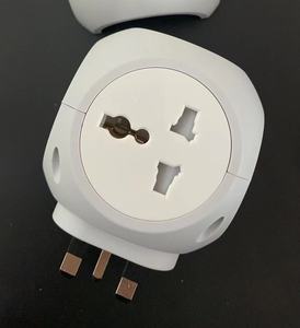 Adaptador de enchufe múltiple universal de 4 vías Adaptador de enchufe con extensión de pared Toma de corriente de 4 salidas - Product Image 2
