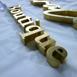 Kelly Logo dinding huruf logam 3D besar kustom tanda 3D kedap air luar ruangan untuk Hotel & Mall Tampilan Iklan & dekorasi - Product Image 4