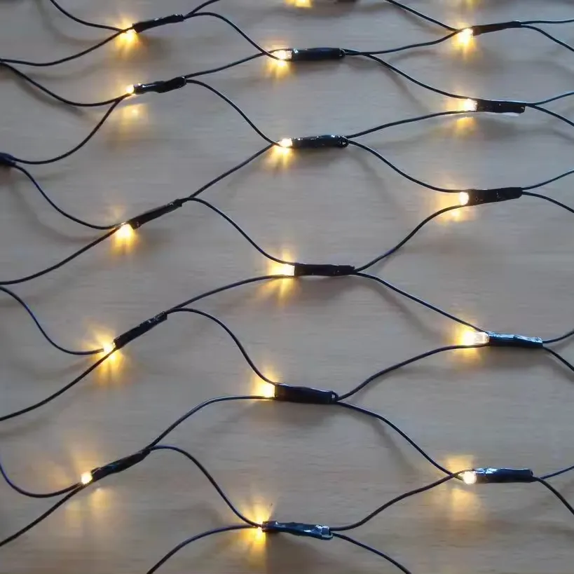 Luzes de rede solar para uso externo, luz de malha branca quente, 204 luzes LED de Natal, controle remoto de 9,8 pés x 6,6 pés