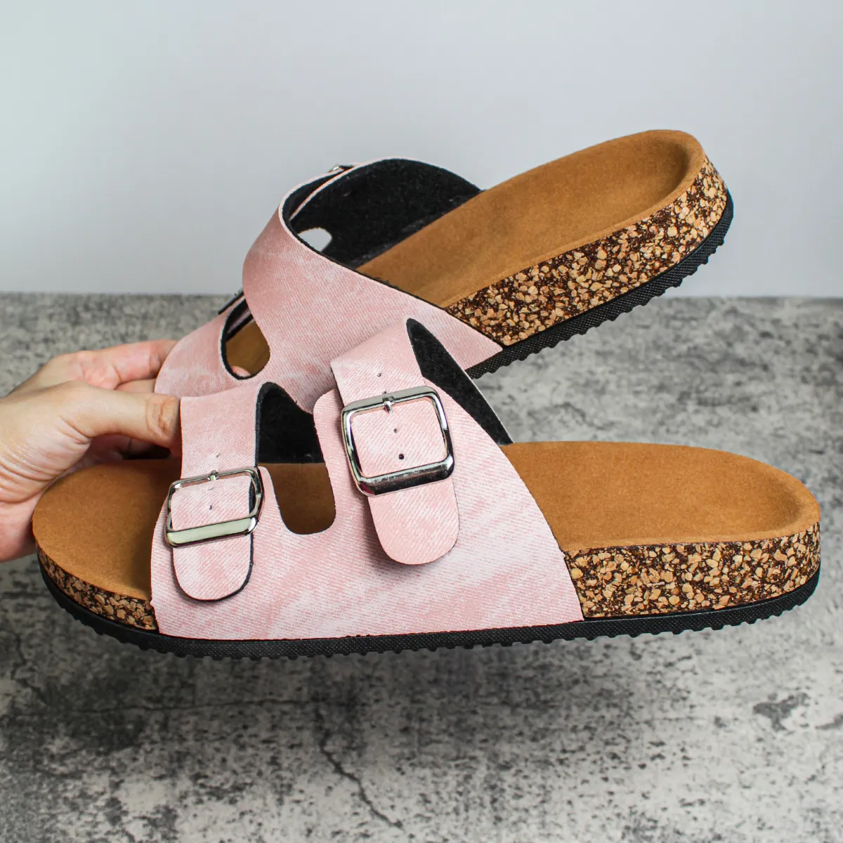 2023 cheap ladies slippers Latest new trending fashion non slip beach ladies slippers and sandals