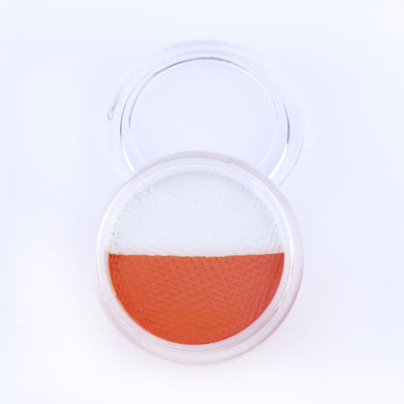 Orange et blanc