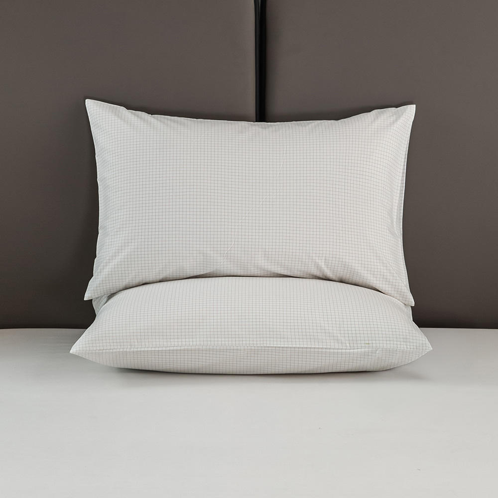 Small white checkered patterns