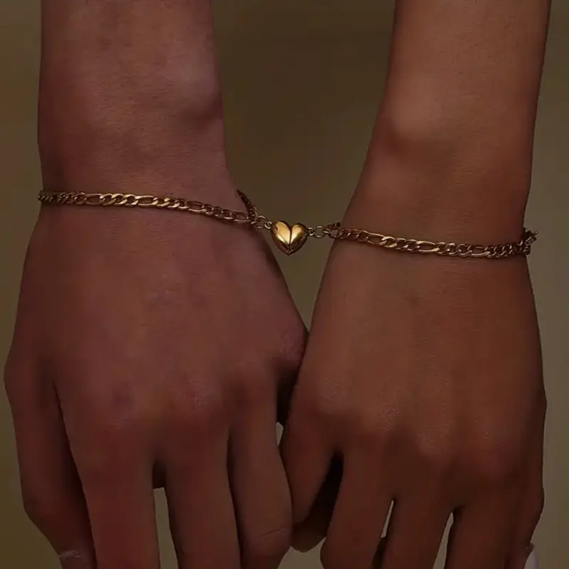 Set di bracciali a forma di cuore in acciaio inossidabile placcato oro 18K
