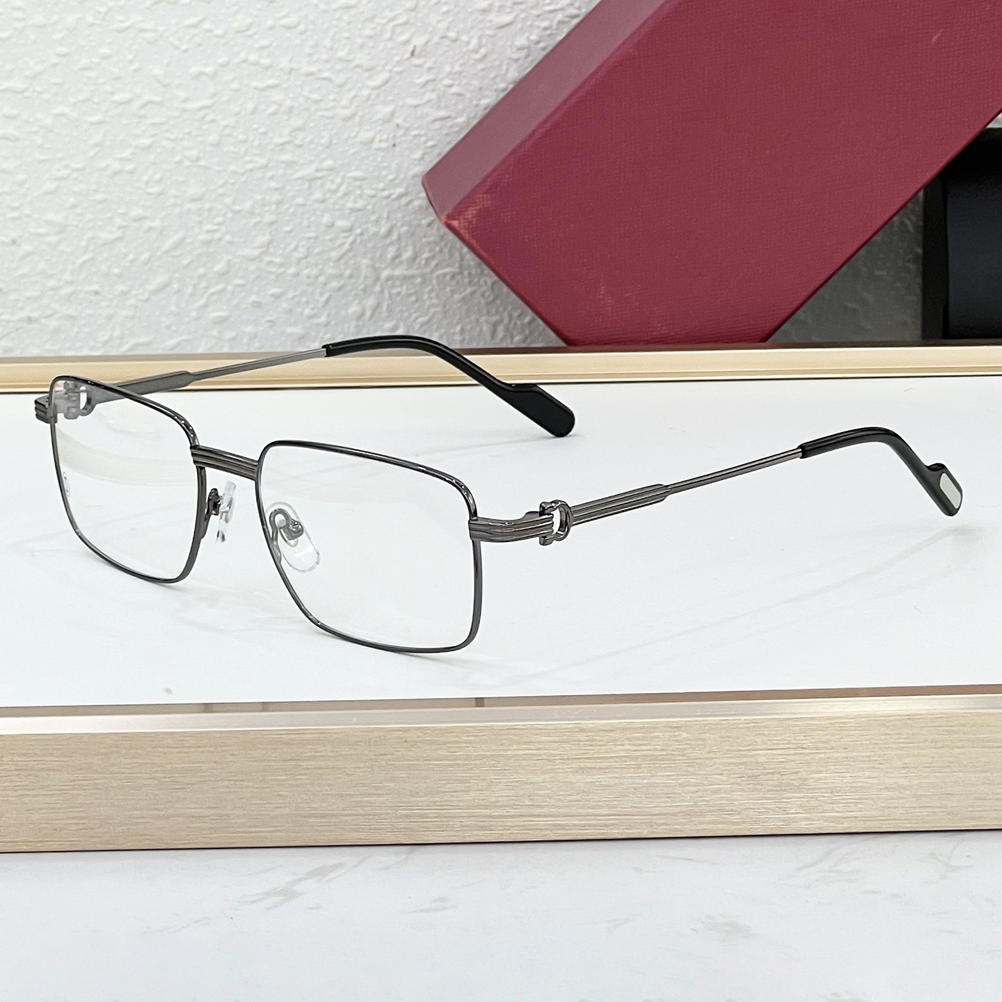 Optique à monture noire