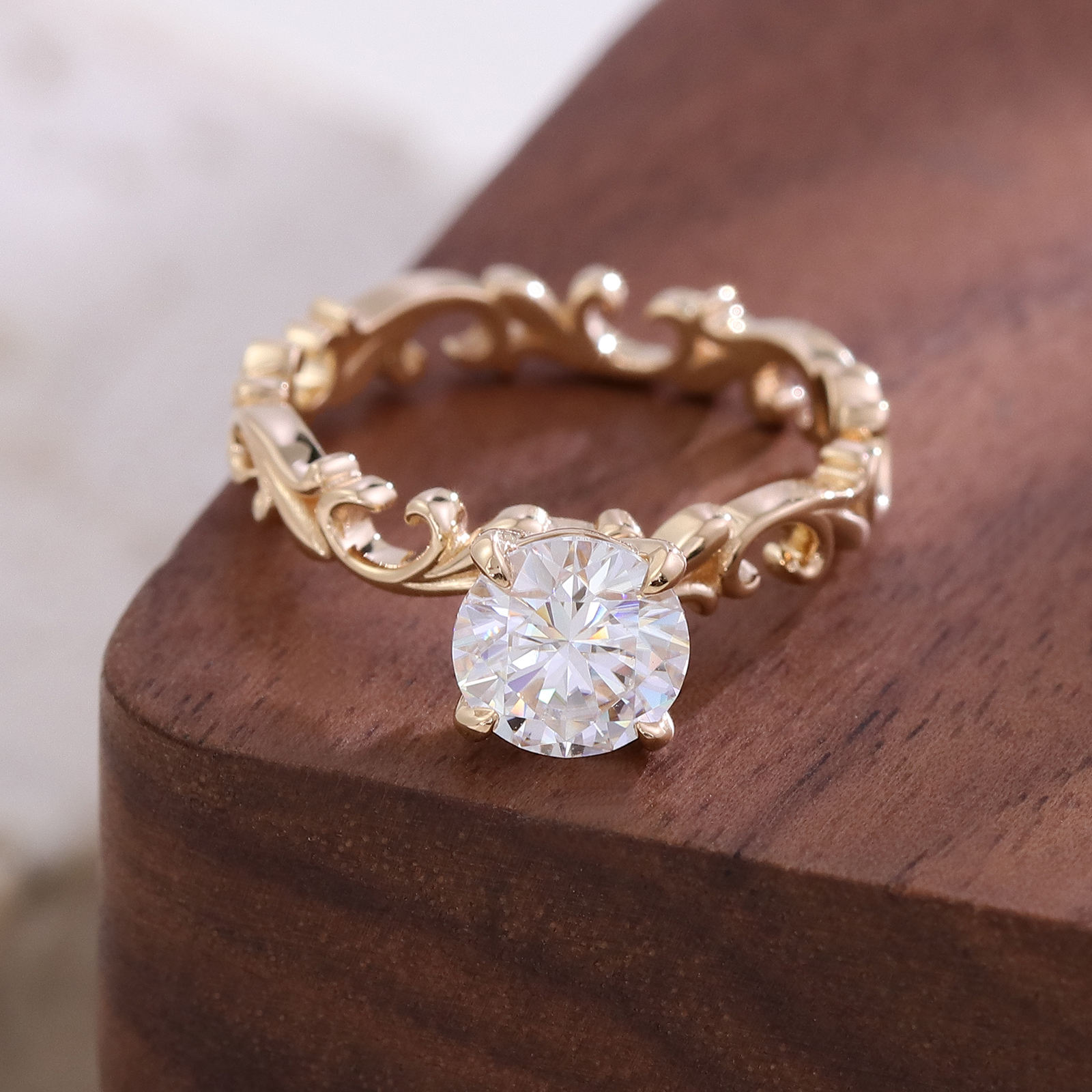 แหวนทอง 14k ประดับเพชรโมอิสซาไนต์สีเขียวอมฟ้า