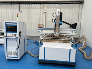 Multifunktion aler 1300x2500mm 1500x3000mm automatischer Werkzeug wechsel 12 Werkzeuge 9kW Spindel-ATC-CNC-Fräser mit Press rollen für Möbel - Product Image 4