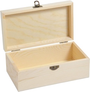 Scatola di legno semplice a buon mercato incompiuta