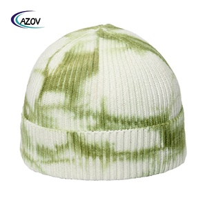 Женская трикотажная шапка с принтом - Product Image 3