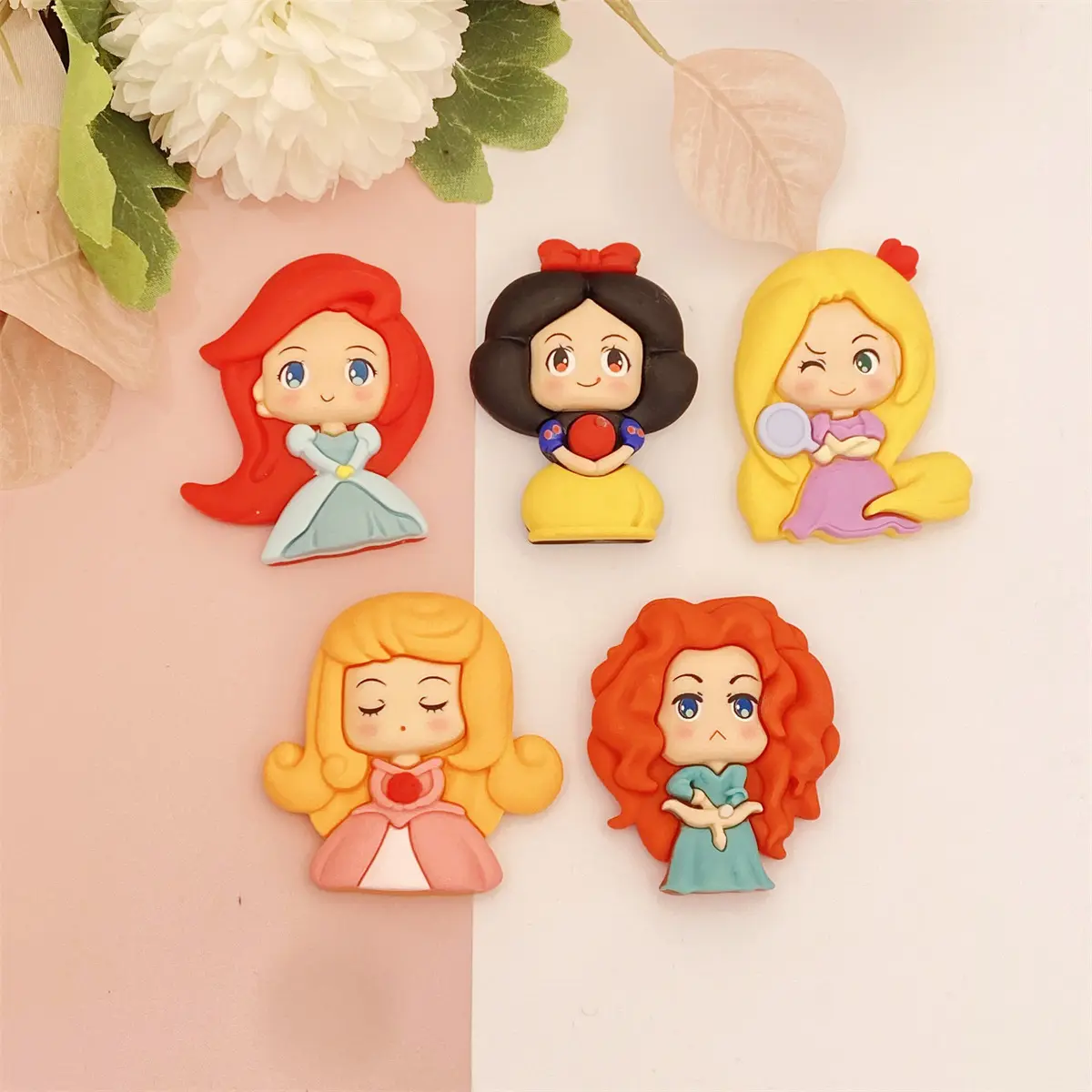 Diy flatback kawaii princesa resina encantos para niñas accesorios para el cabello pinza para el pelo decoraciones de la caja del teléfono