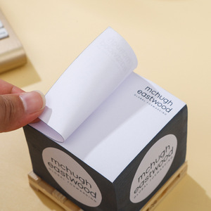 Bloc de notas personalizado promocional Cubos cuadrados con palé de madera Notas adhesivas Bloques de cubos para uso escolar