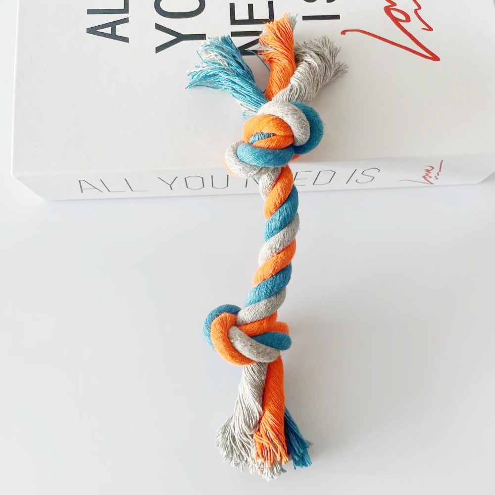 Hilo consistente de 25g y 18cm, color grisáceo anaranjado azulado, tanto por dentro como por fuera.