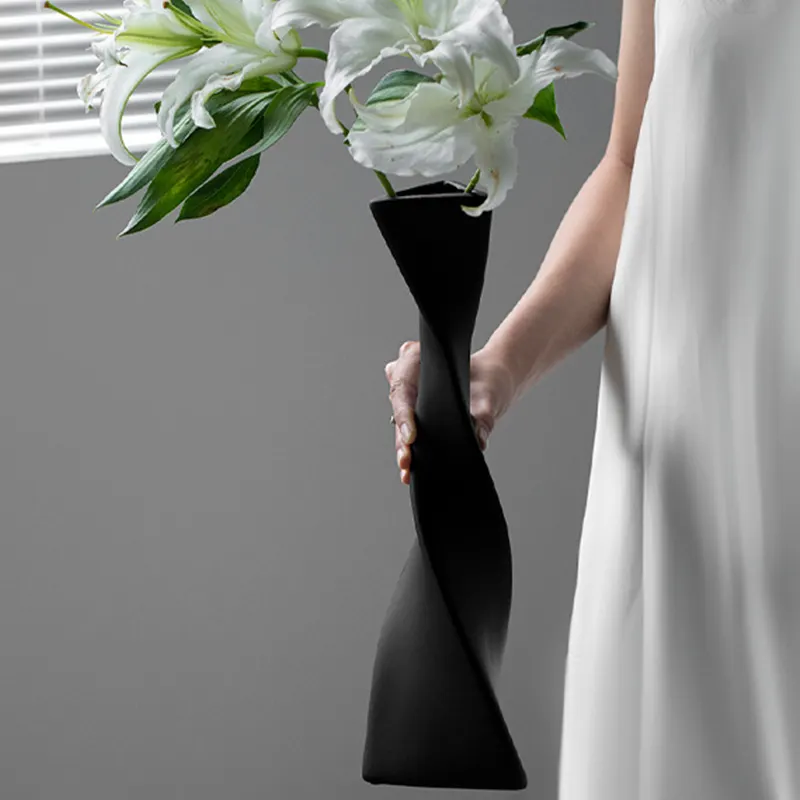 Напольная ваза неправильной формы, Большая керамическая ваза, черно-белая Скандинавская спиральная домашняя декоративная настольная ваза, керамические украшения