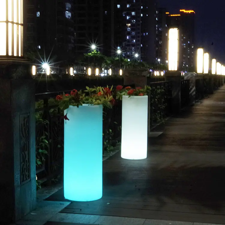 Grand Pot de fleur LED en plastique, Vase de sol lumineux à couleur changeante pour jardin, Pots de décoration de salon