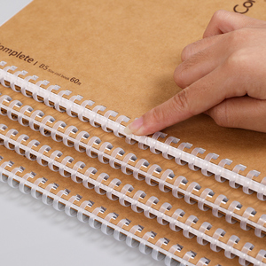 2024 formato A5 copertura in carta Kraft Planner bobina flessibile <span class=keywords><strong>Notebook</strong></span> con elasticità tattile morbido per la scrittura Record di apprendimento del <span class=keywords><strong>notebook</strong></span>