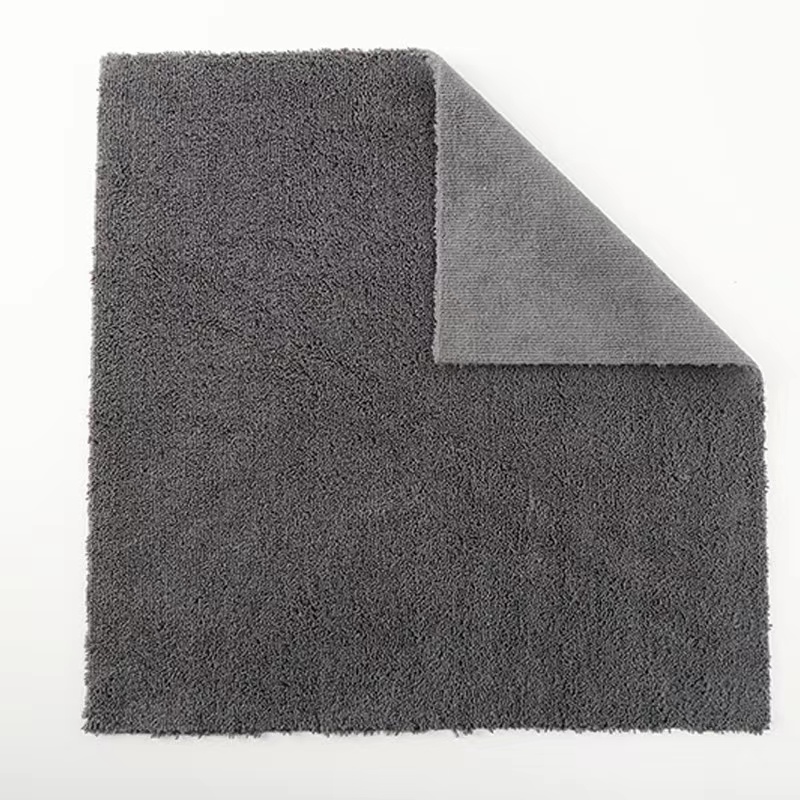 Gris oscuro