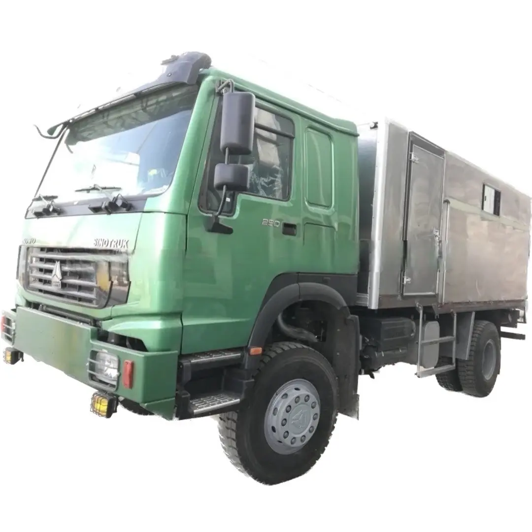 شاحنة نقل بضائع بعجلات 4X4 HOWO من Sinotruk صناعة صينية للبيع بسعر جيد