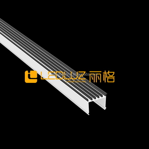 Surface or Suspend Mounted Anti Glare <strong>Led</strong> Aluminum Profile With Prismatic Low Glare Control Extrusion - Product Image 5