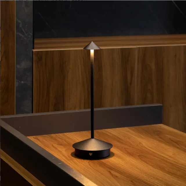 Candeeiro de mesa portátil pequeno de LED para festas de casamento em restaurantes, candeeiro de mesa recarregável com três tons nórdico.