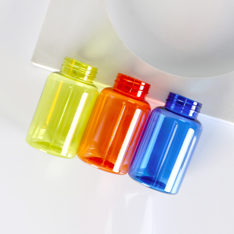 สีแดง