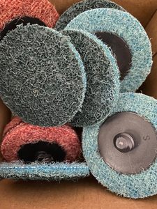 High Quality <strong>2</strong>-Inch Round Sanding <strong>Disc</strong> with 1/4\&quot; Holder Quick-Change Non-Woven <strong>Disc</strong> Good Surface Conditioning