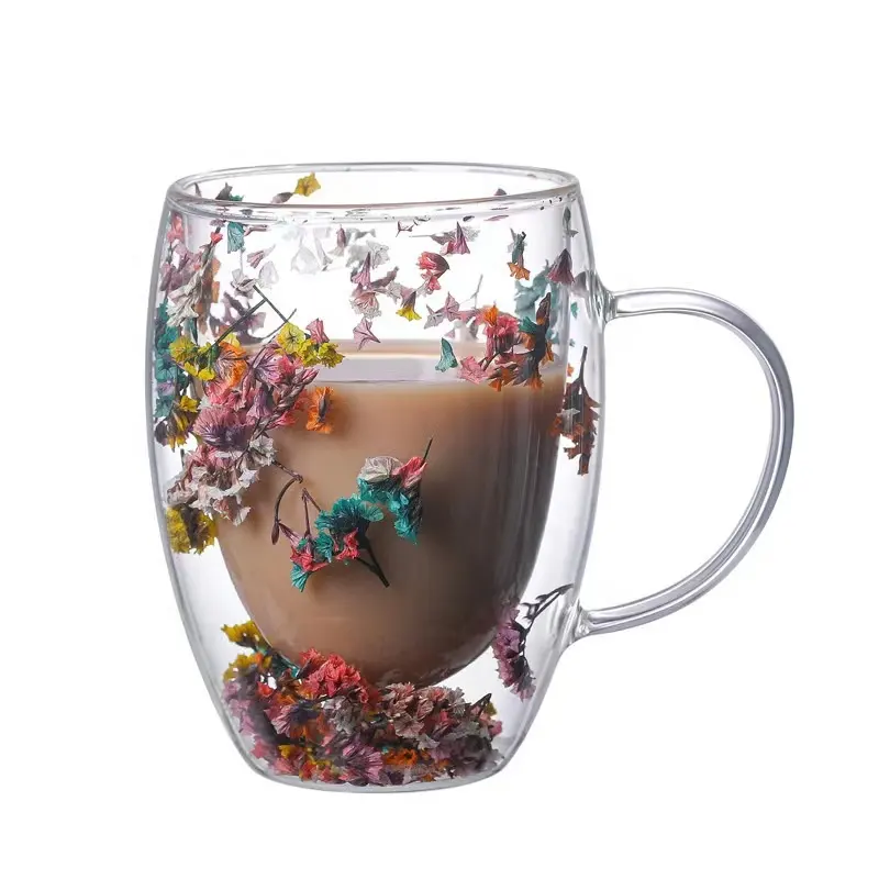 Nouveau design de tasse en verre à double paroi avec fleurs sèches à l'intérieur de tasses en verre borosilicate avec poignée logo personnalisé et fleurs