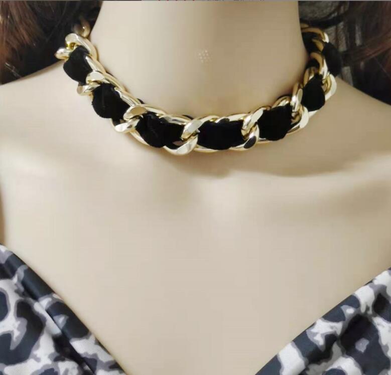 collier noir