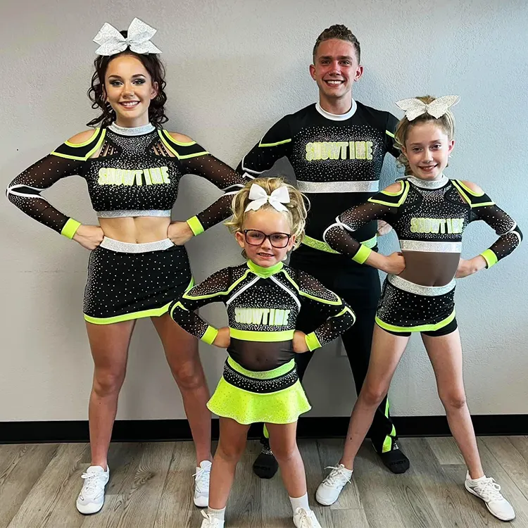 Groothandel Cheerleader Outfit Kids Cheer Uniform Strass Dans Kostuums Custom Sublimatie Cheerleading Uniformen Voor Vrouwen