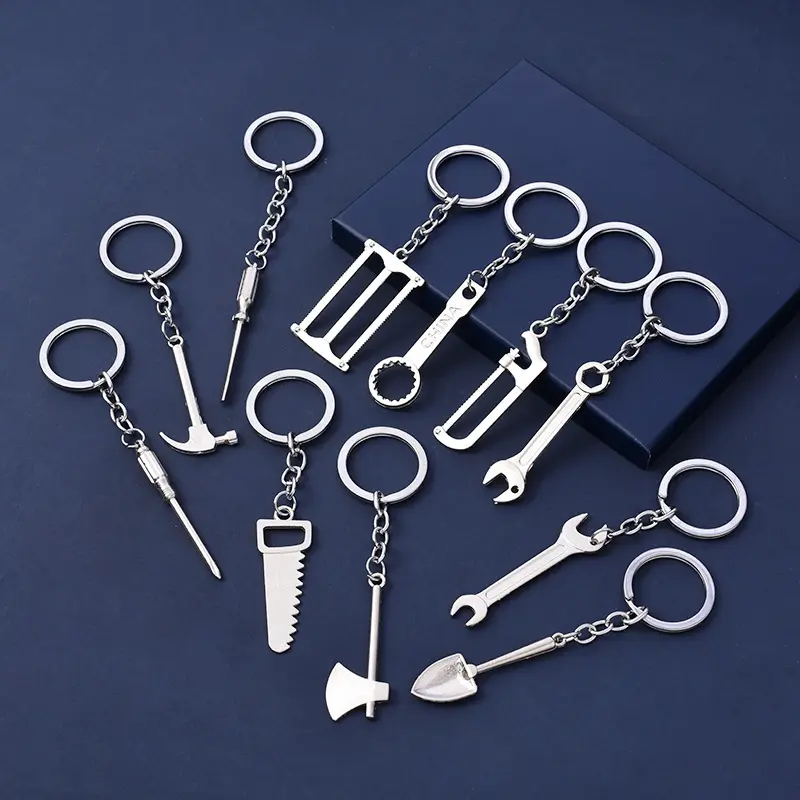 Groothandel Creative Mini Tool Sleutelhanger Mannen Wrench Schroevendraaier Saw Vorm Metalen Sleutelhangers