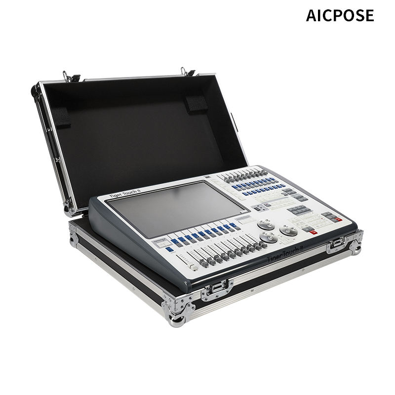 Blanc avec flight case