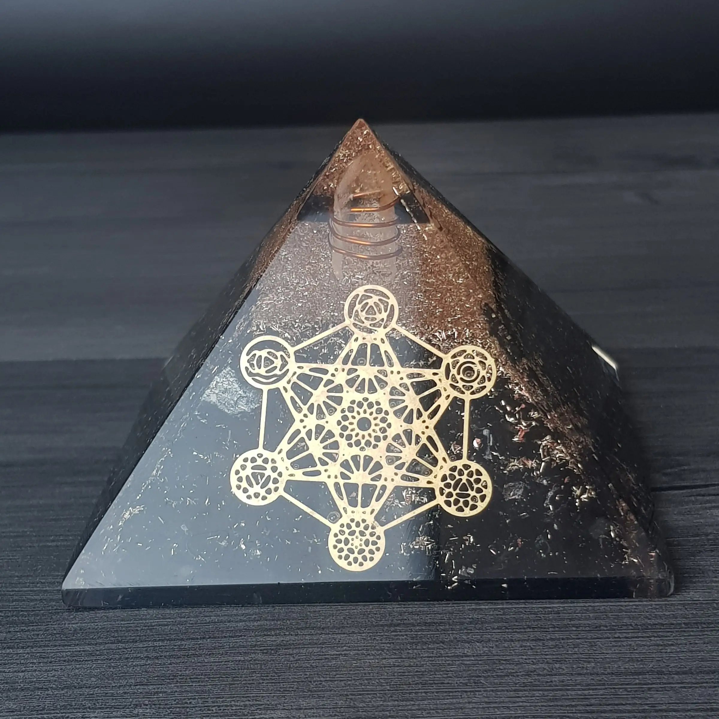 Orgone Metatron piramide di tormalina nera cristallo all'ingrosso per guarigione Reiki e pietra curativa di cristallo