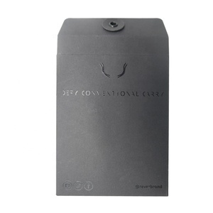 Черные конверты из крафтовой бумаги с УФ-логотипом на заказ - Product Image 6