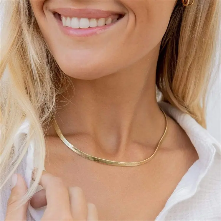 Collana con catena a spina di pesce con serpente piatto in acciaio inossidabile placcato oro 14k semplice di vendita calda