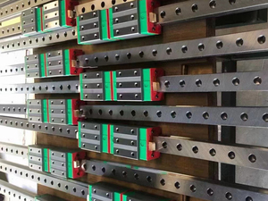 Riel deslizante de guía lineal de perfil bajo HIWIN y bloque de rodamiento lineal EGH20SA/CA para enrutador de máquina CNC - Product Image 4