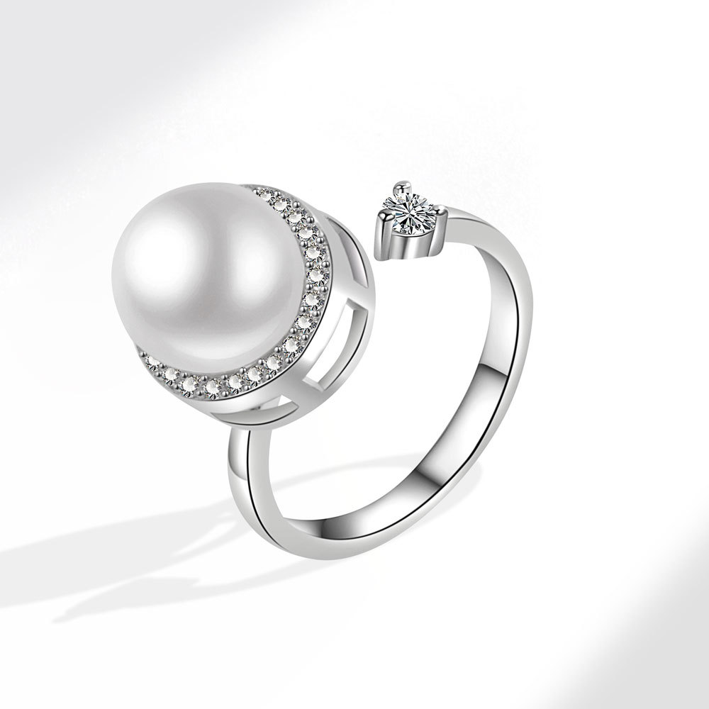 White gold color