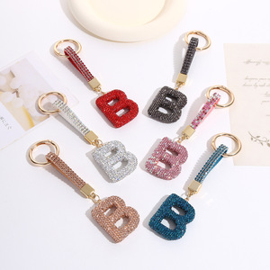 Renkli kişilik kil tam zirkon İlk B şekli anahtarlık Metal elmas kristal araba anahtarı çift anahtarlık çanta aksesuarları - Product Image 1