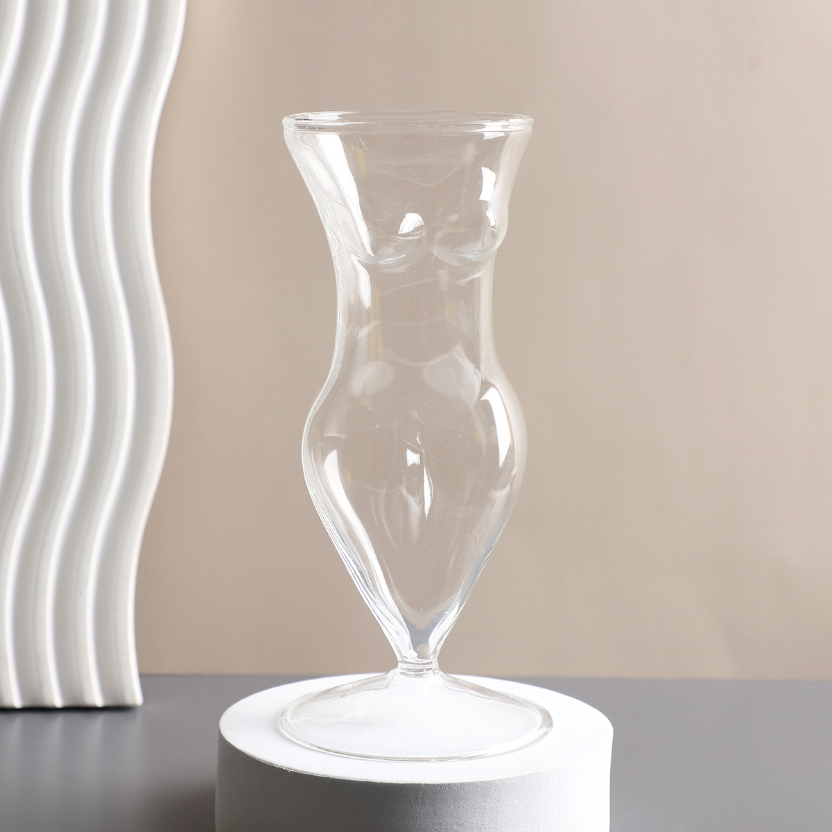 Copa de cóctel de belleza transparente