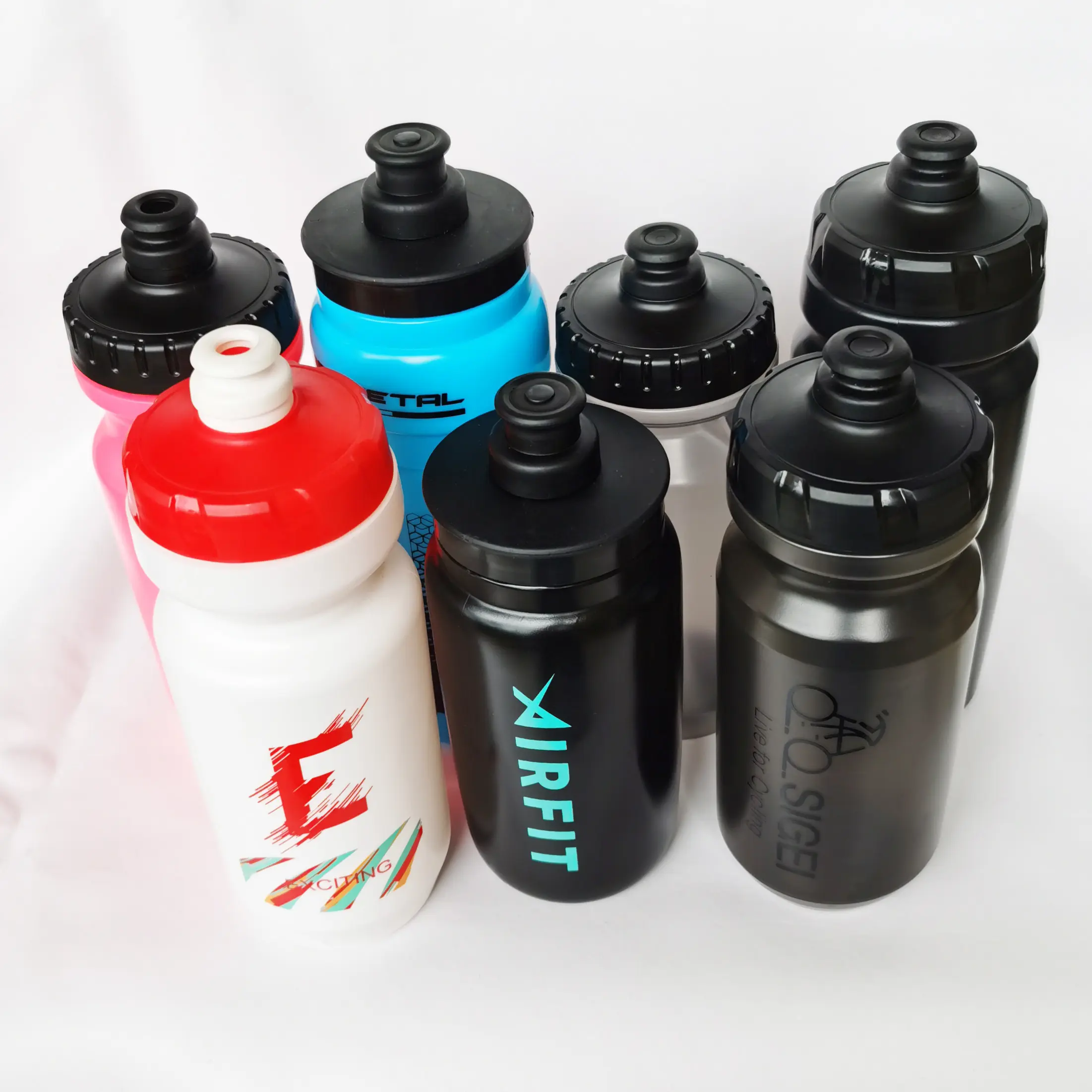 550ml750ml 프로모션 재사용 BPA 무료 스퀴즈 자전거 하이킹 사이클링 물병 PE 플라스틱 스포츠 물병