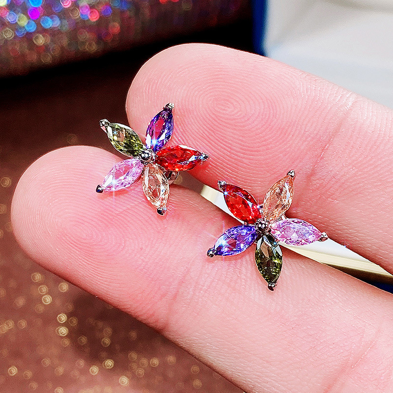 E1294 colored diamond
