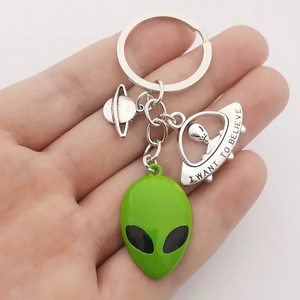 手工飞碟钥匙链，绿色外星人给女朋友和男朋友的钥匙圈