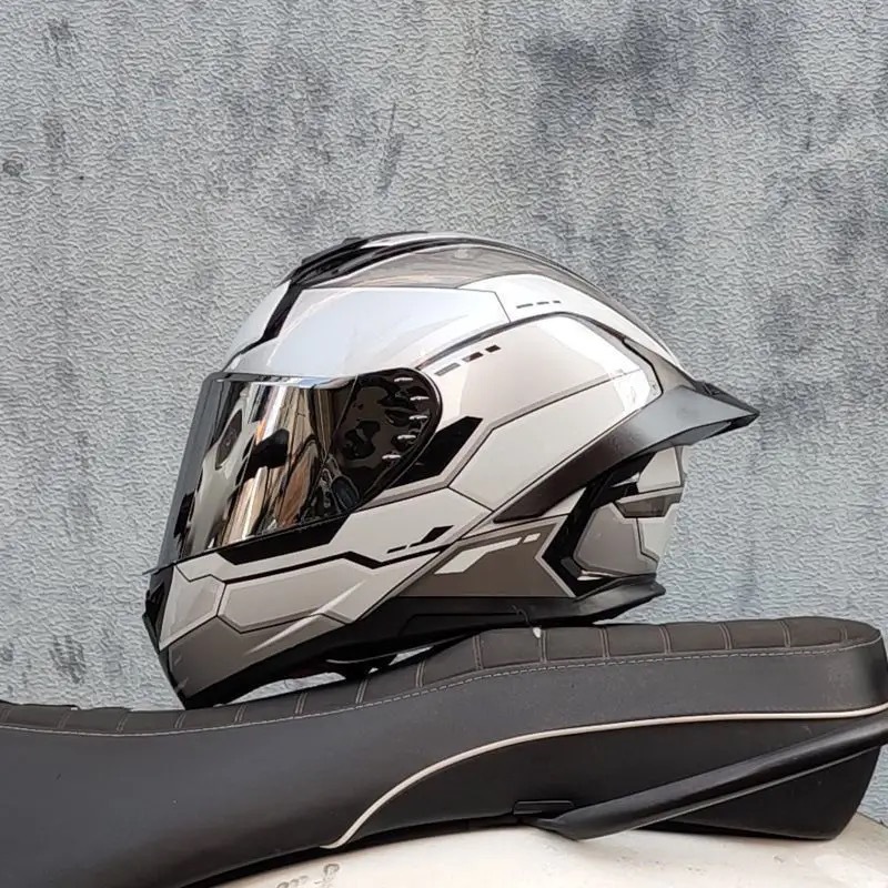 Gundam argenté plaqué argent